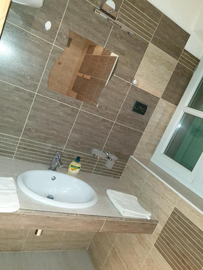 Smartnook Rooms And Apartment Kültér fotó